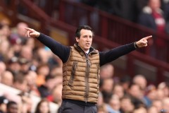 哈里·格雷：16岁足球新星闪耀利兹联英超舞台